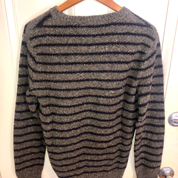 EUC J. Crew nubby mid-weight crewneck sweater. - Picture 2 of 2